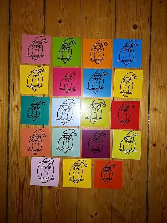 Eulen Grüße auf bunten Karten