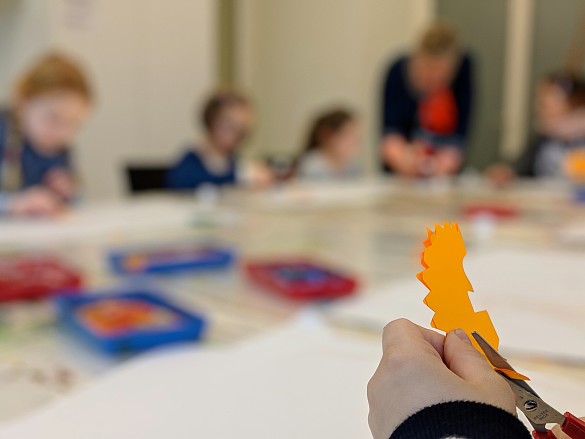 Erst wird gefaltet und geschnitten...