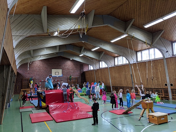 Unsere Bewegungslandschaft in der Turnhalle