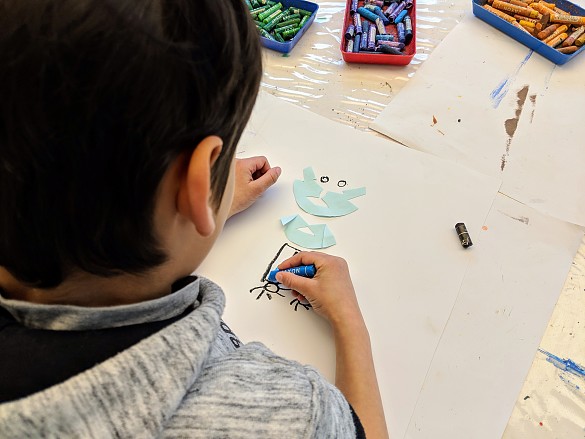 Aufkleben und drauflos malen!