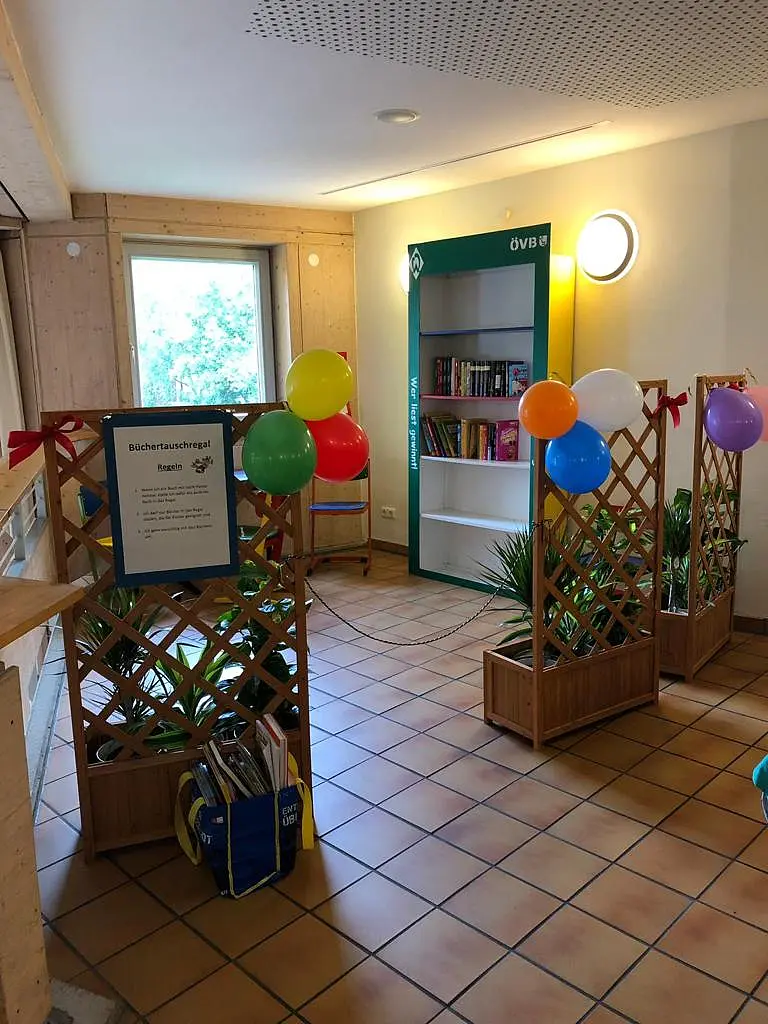Er&ouml;ffnung des B&uuml;chertauschregals