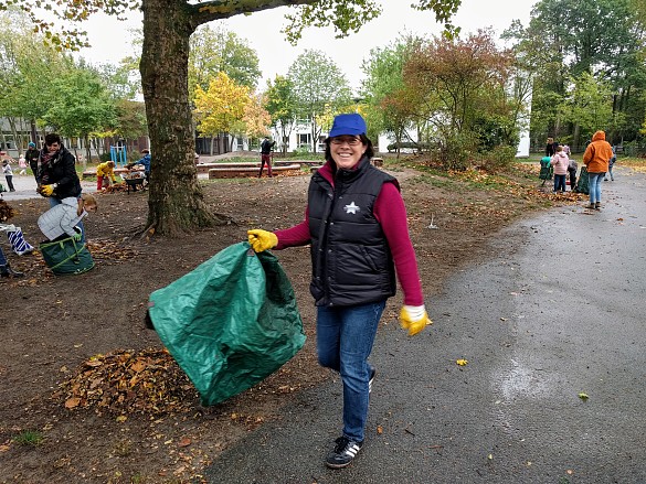 Frau Trollmann in voller Montur