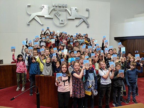 Aufstellen und L&auml;cheln f&uuml;r die Zeitung