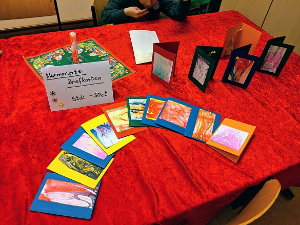 In der 2a gab es tolle marmorierte Karten!