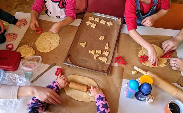Esma, Eleonora und Merdzhan bei der Arbeit...