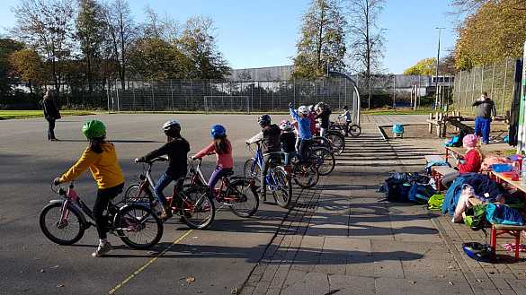 Auf dem Verkehrs&uuml;bungsplatz