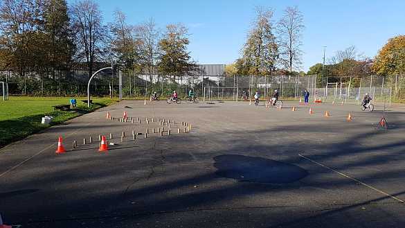 Auf dem Verkehrs&uuml;bungsplatz